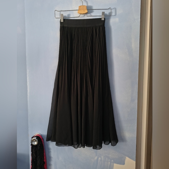Wilfred Twirl Black Pleat Midi Skirt XS - Picture 5 of 8